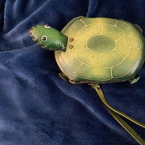 Handmade leather green turtle coin purse